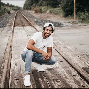 Meet your Posher, Farhang